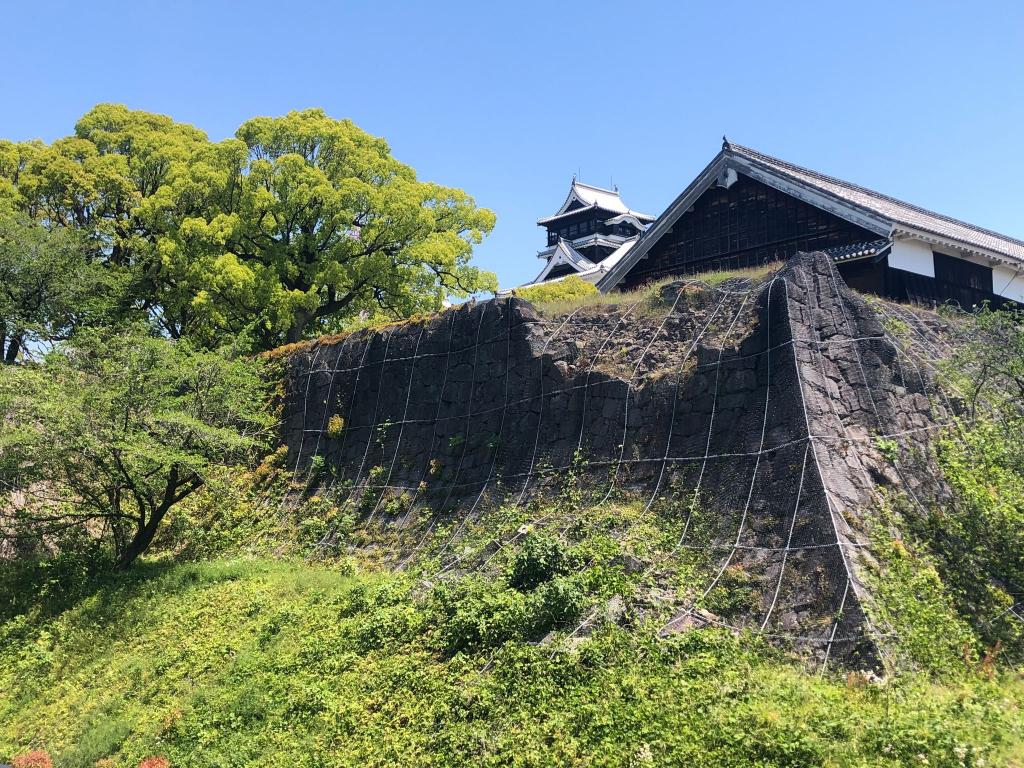 鉄壁の防御を誇った石垣と天守閣の現在