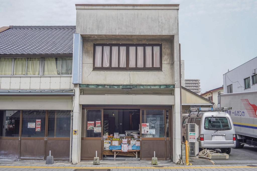 鳥丸八十七商店