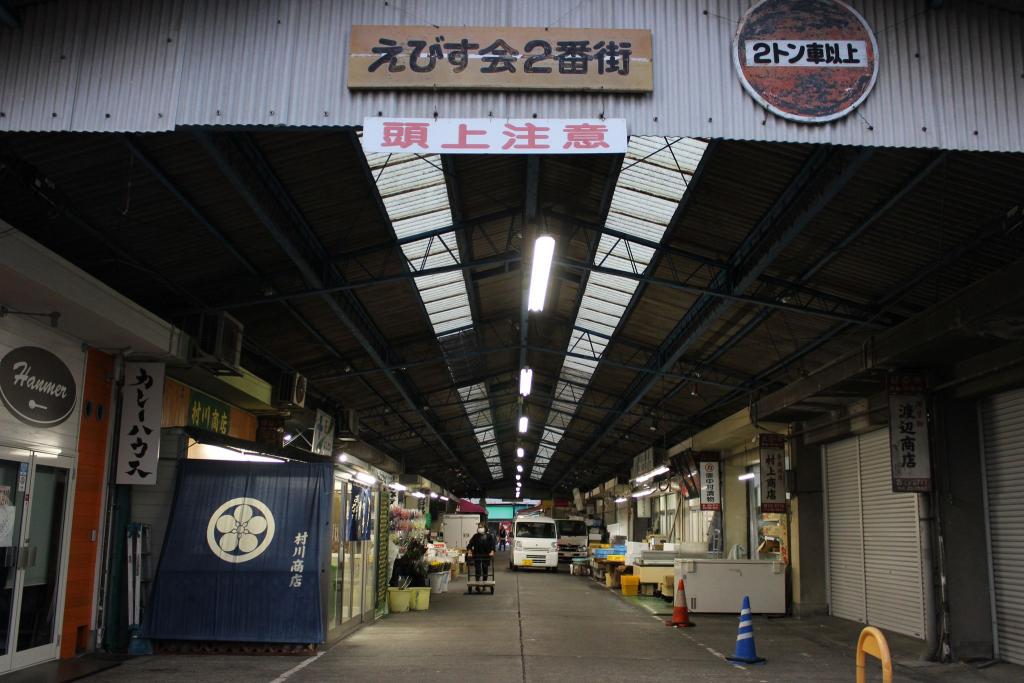 様々な店が並ぶ田崎市場2番街