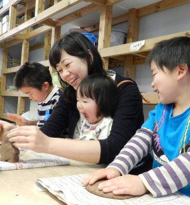 写真：親子で工芸体験
