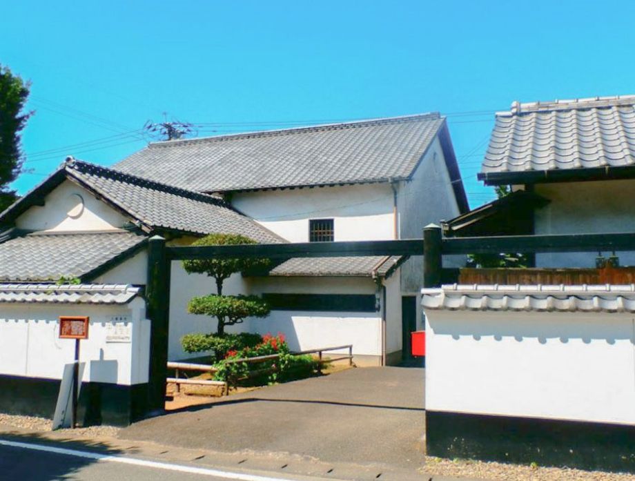 写真：市指定有形文化財 御馬下の角小屋