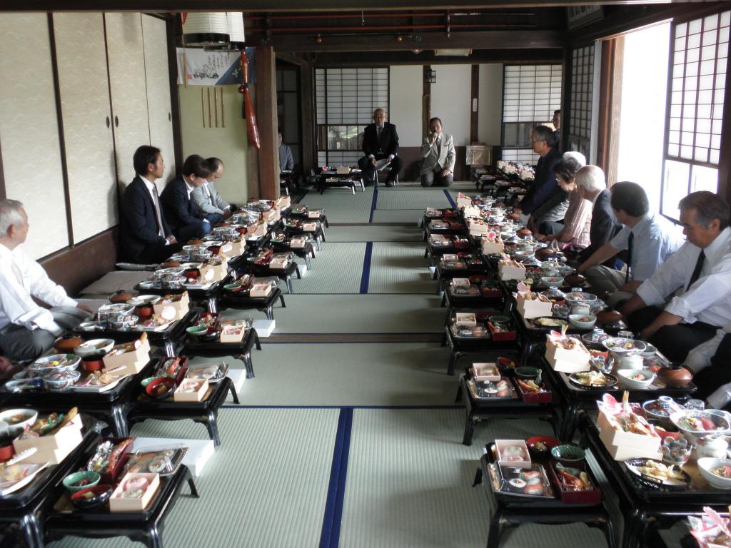 会食の様子