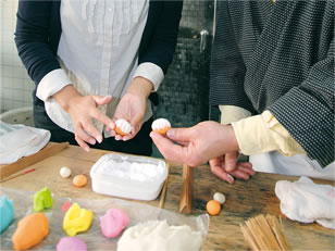 開懐世利和菓子づくり